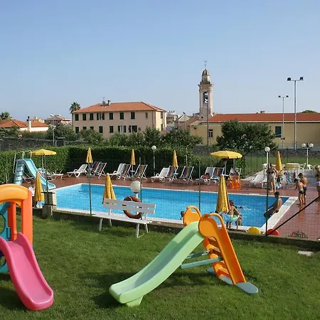 Lejlighedshotel Mizar 3*