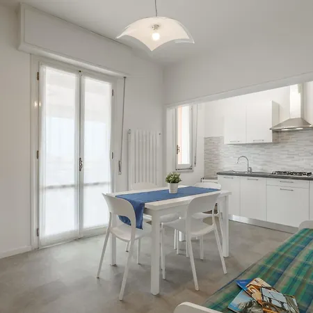 Mizar Aparthotel 3*